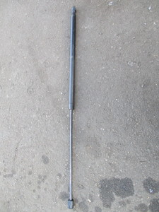Амортизатор капота (газовая пружина L=685.5 mm)